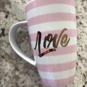 I’m looking for this mug.